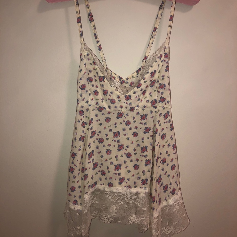 HOLLISTER Flowy Top - Small